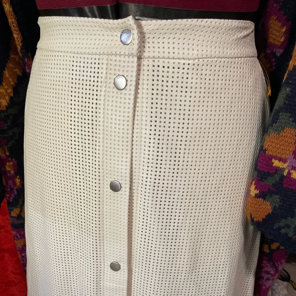 Hugo Boss leather skirt - Picture 3 of 14